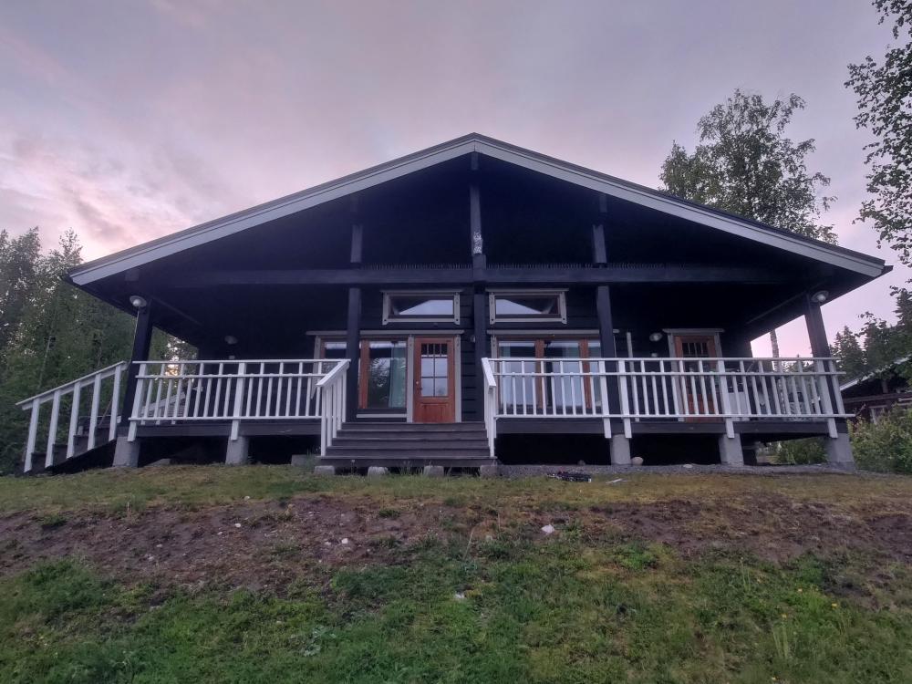 Mökin maalaus Himoksella