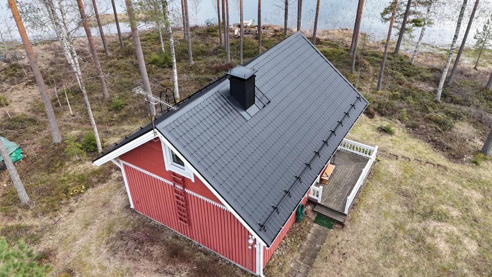 Kattoremontti kesämökille.