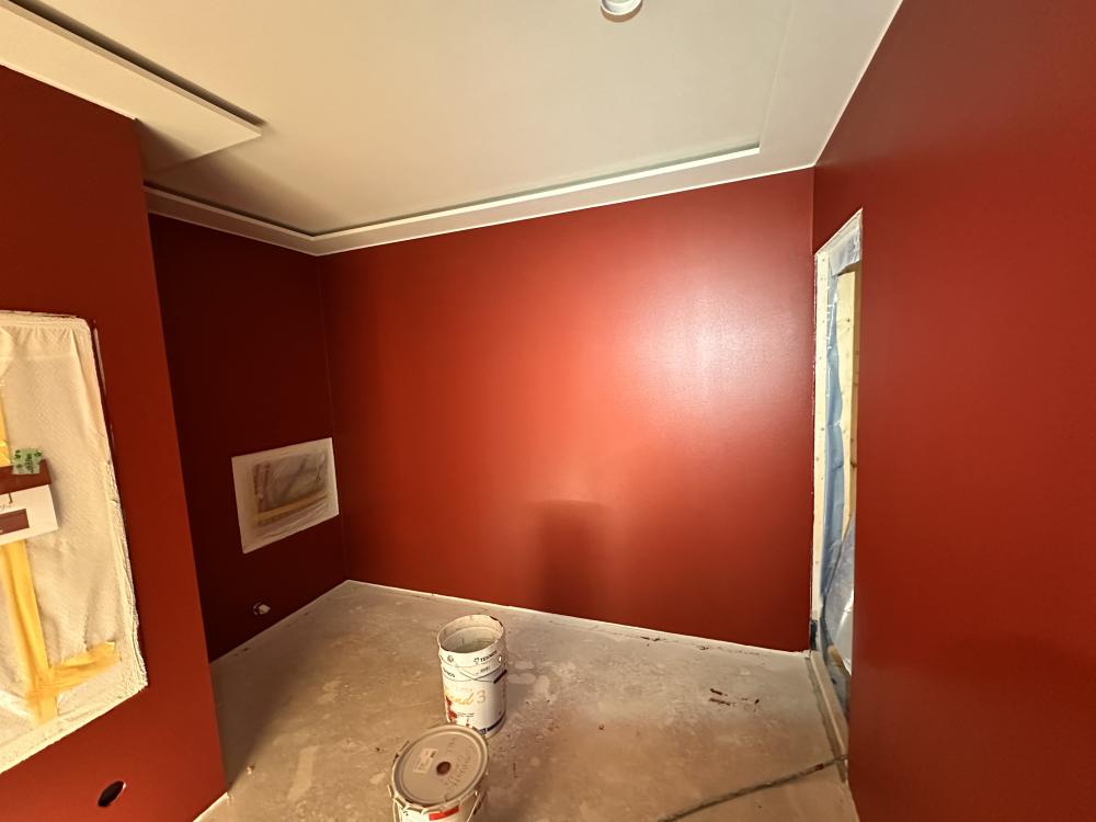 Asunnon maalaus ja tasoitustyöt Vantaa, Seinien tasoitus ja maalaus, siisti ja laadukas lopputulos.