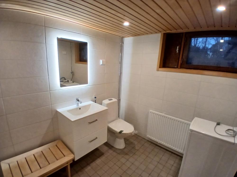 Kylpyhuoneen täysremontti okt