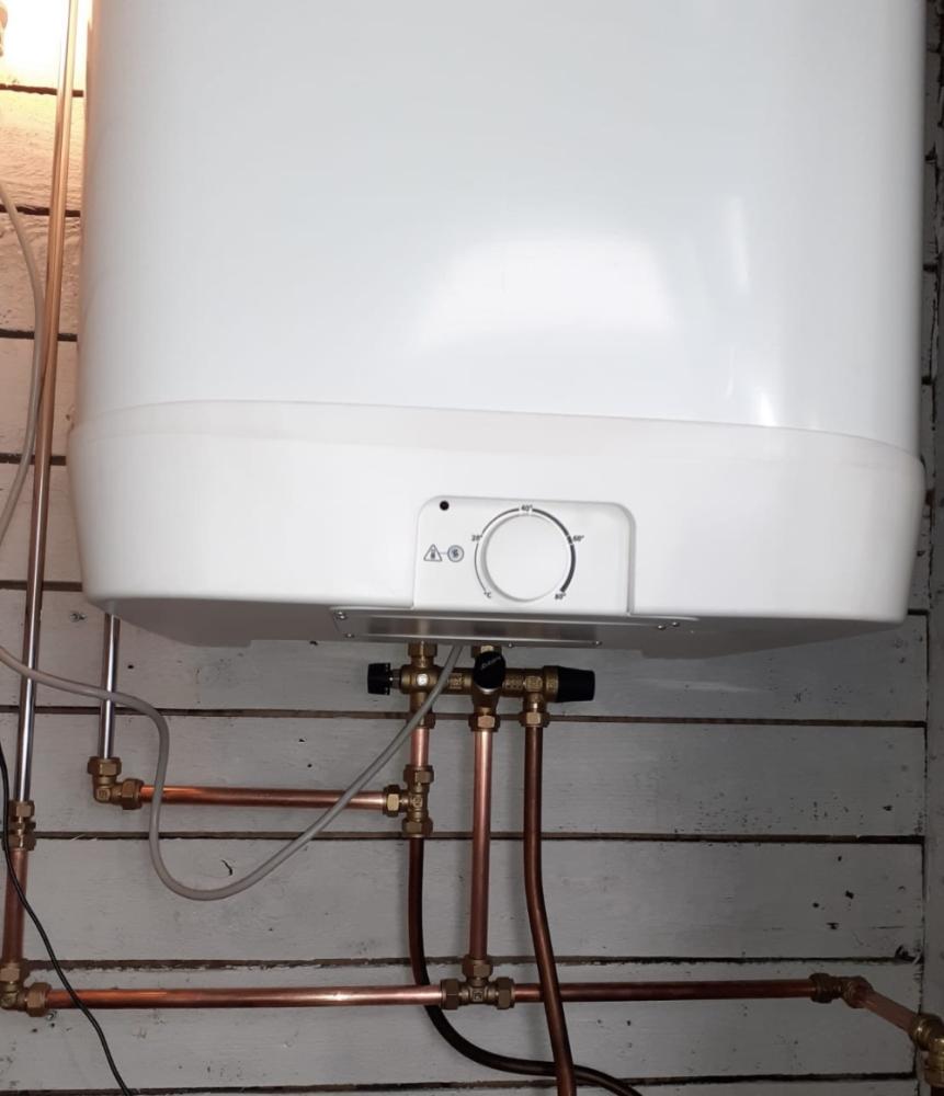 Lämminvesivaraajan vaihto