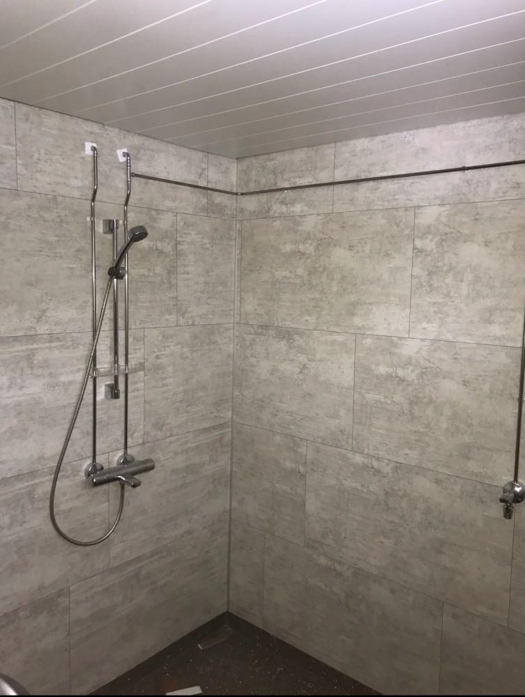 Kylpyhuoneen laattojen vaihto