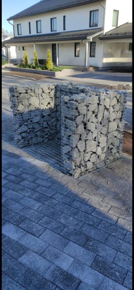 Roskakatos kivikorista