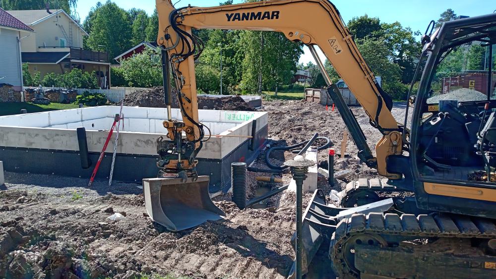 Vantaa Paaluperustetun omakotitalon maanrakennus ja valutyö