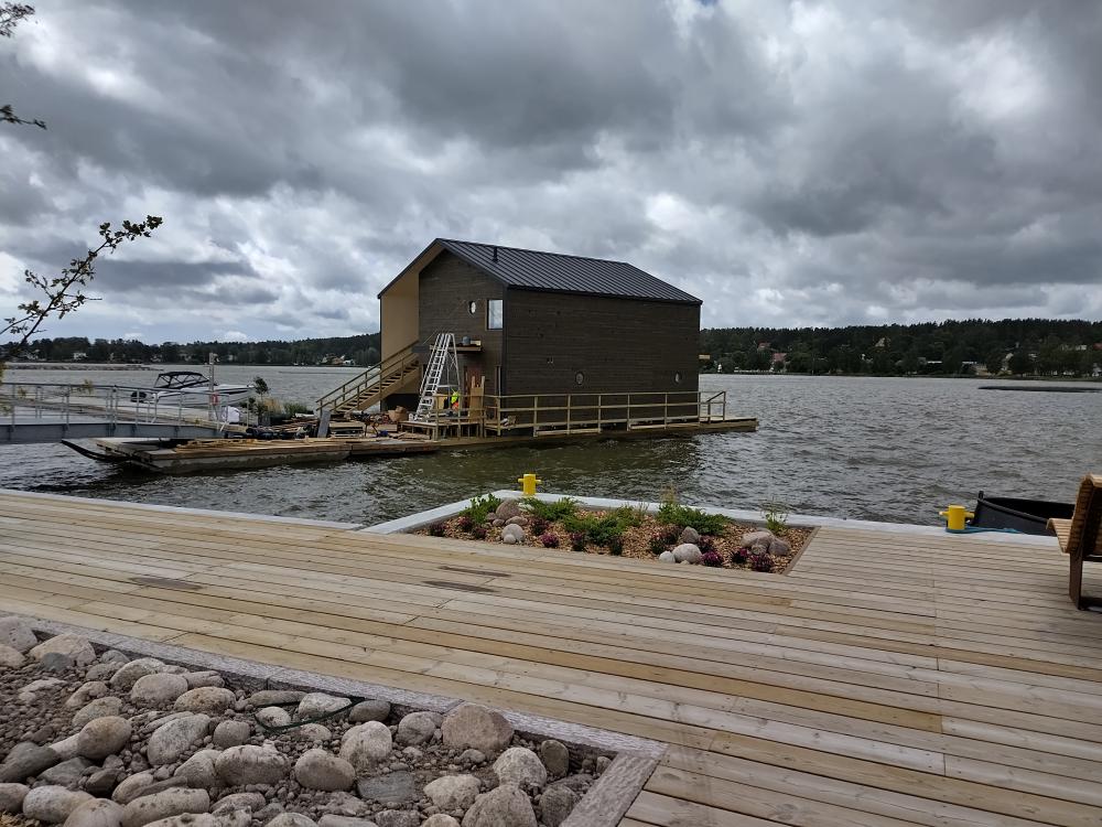 Vastaava mestari, kelluva talo