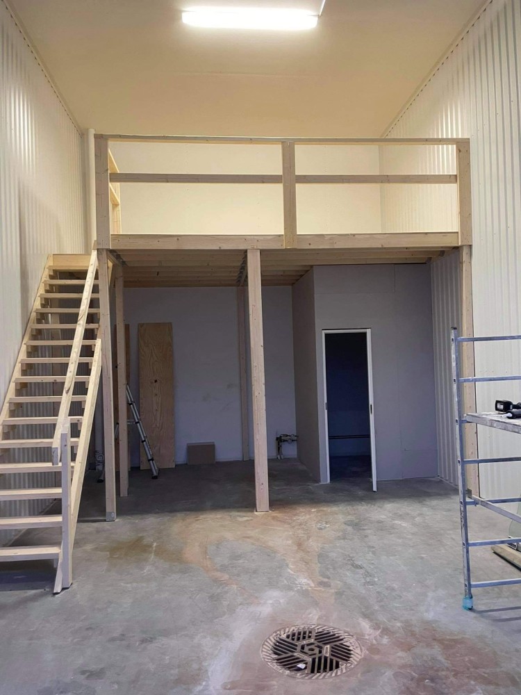 Hallin 2. kerroksen rakennus