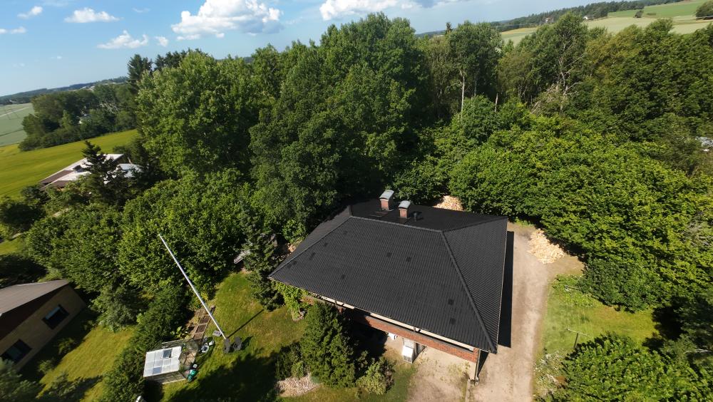 Omakotitalon katon pinnoitus