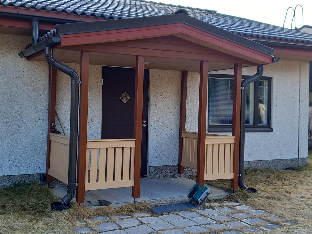 Kuistin kaiteiden uusiminen