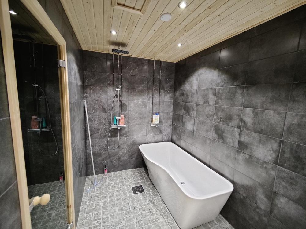 Kylpyhuoneen saneeraus okt