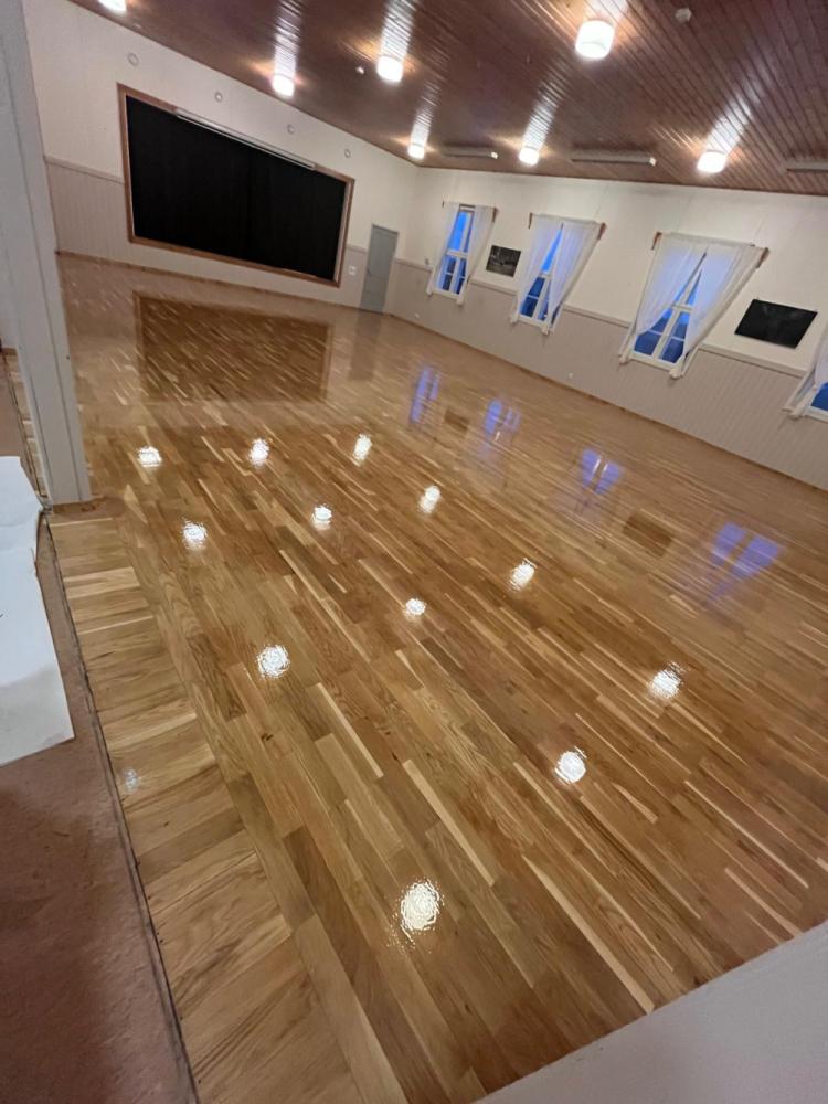 Tammiparketin hionta