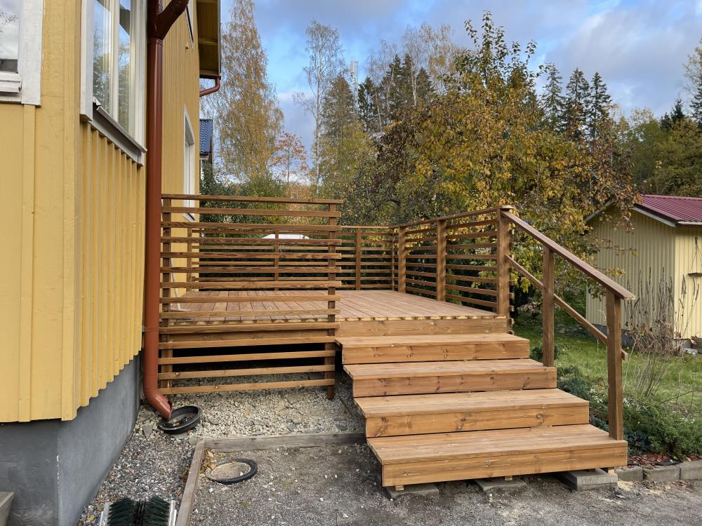 Pihaportaiden ja kaiteen suunnittelu ja rakentaminen