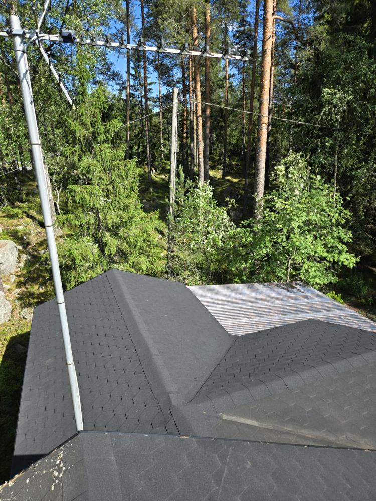 Kesämökin kattoremontti