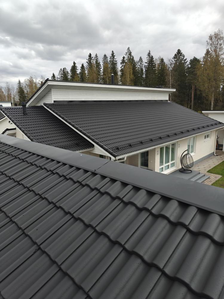 Tiilikaton pesu ja pinnoitus