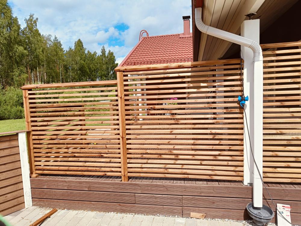 Näkösuoja terassille