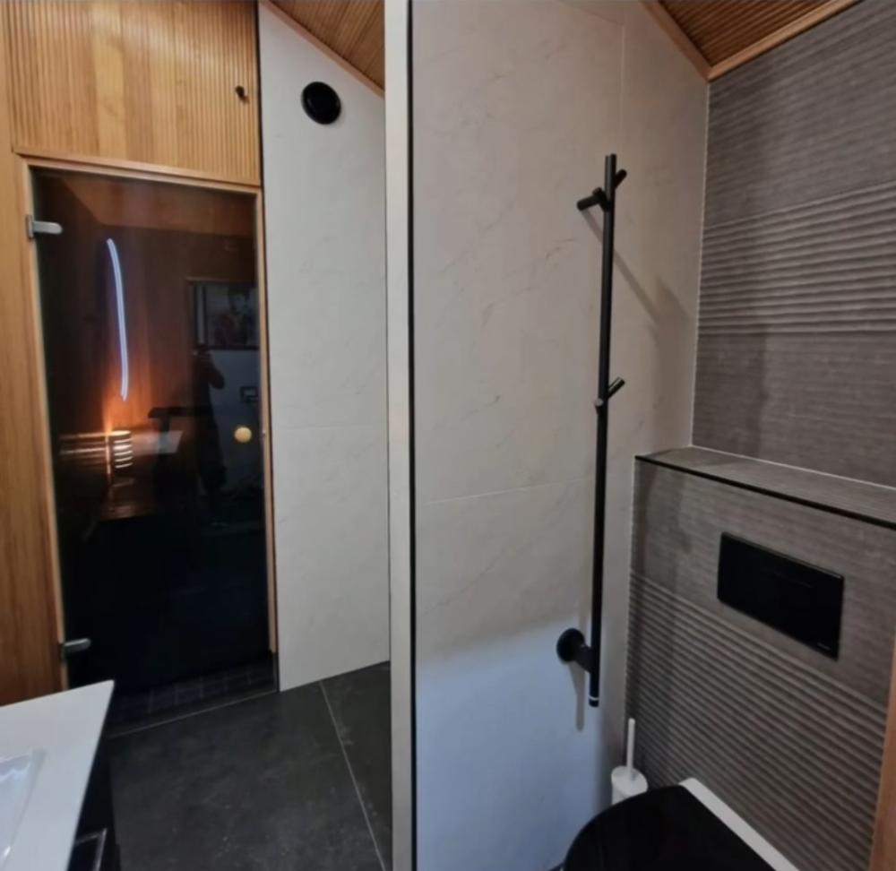 Kylpyhuoneen saneeraus Omakotitalo