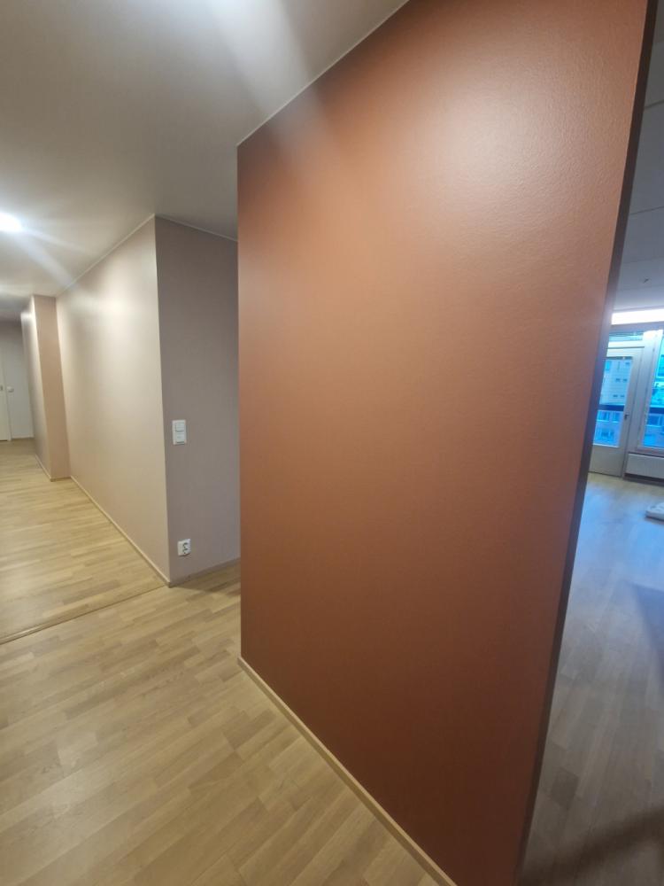 5h seinien maalaukset eri sävyillä