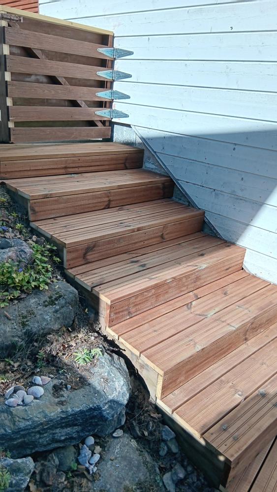 Terassin ja portaiden uusinta