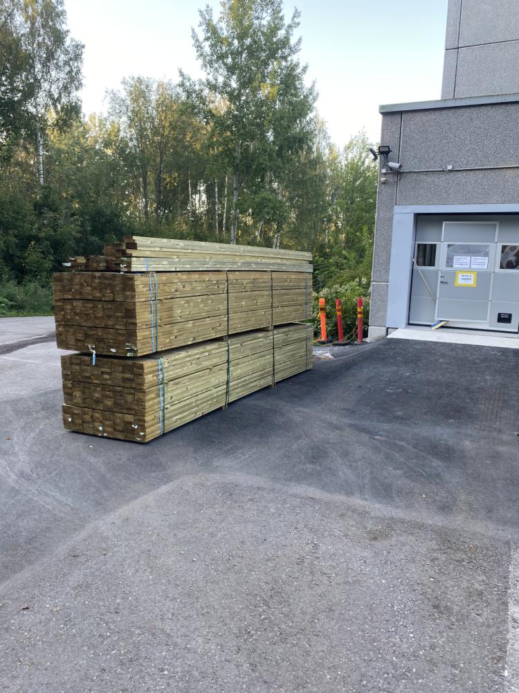 Terassin rakentamista 135 neliö