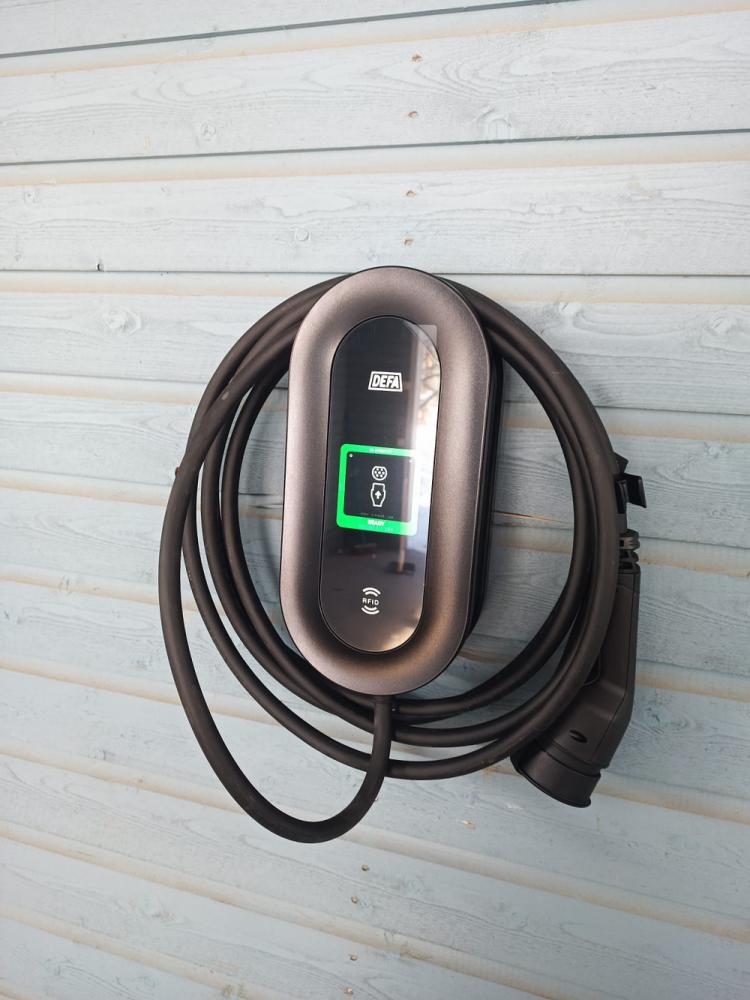 Sähköauton latausaseman asennus omakotitaloon