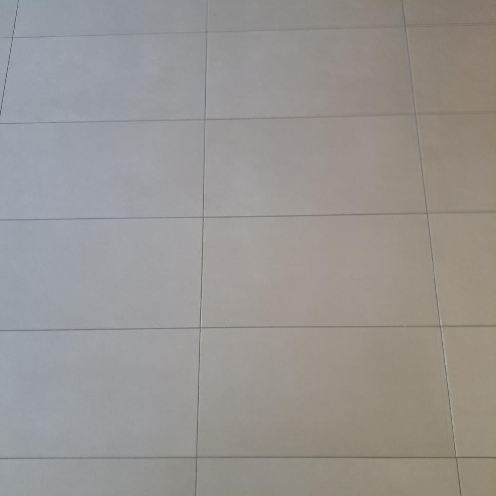 märkien tilojen korjaus, vedeneristys ja laatoitus