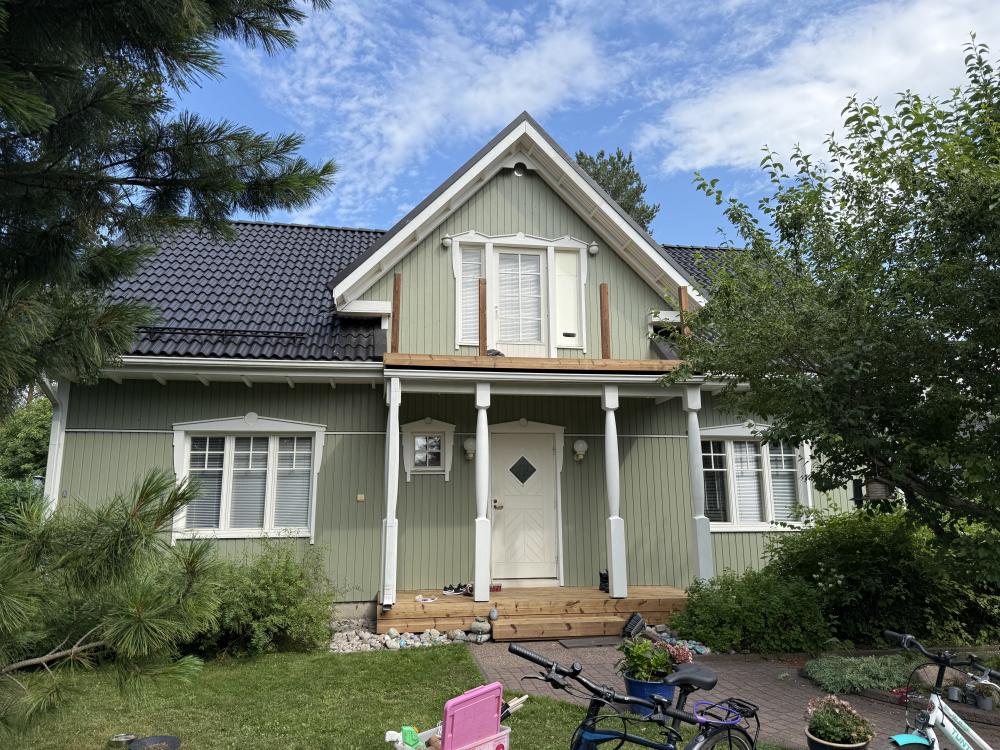 Talon ja autotallin maalaus