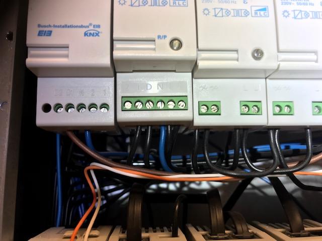 Hotellin KNX-toimilaitteen vaihto