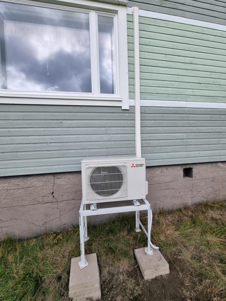 Mitsubishi LN25 asennus
