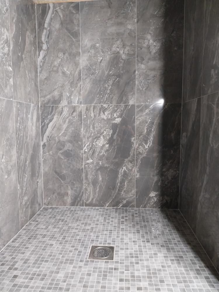 Kylpyhuoneen saneeraus liikehuoneistoon