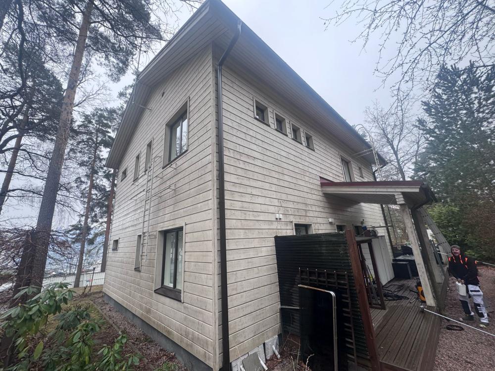 Omakotitalon maalaus