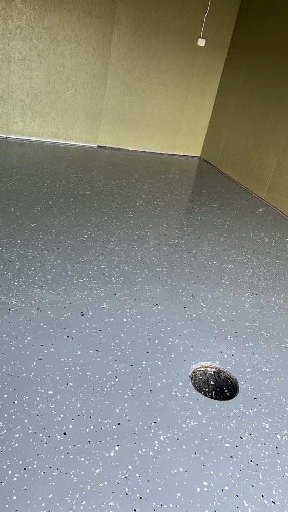 Hallitilan epoksilattia