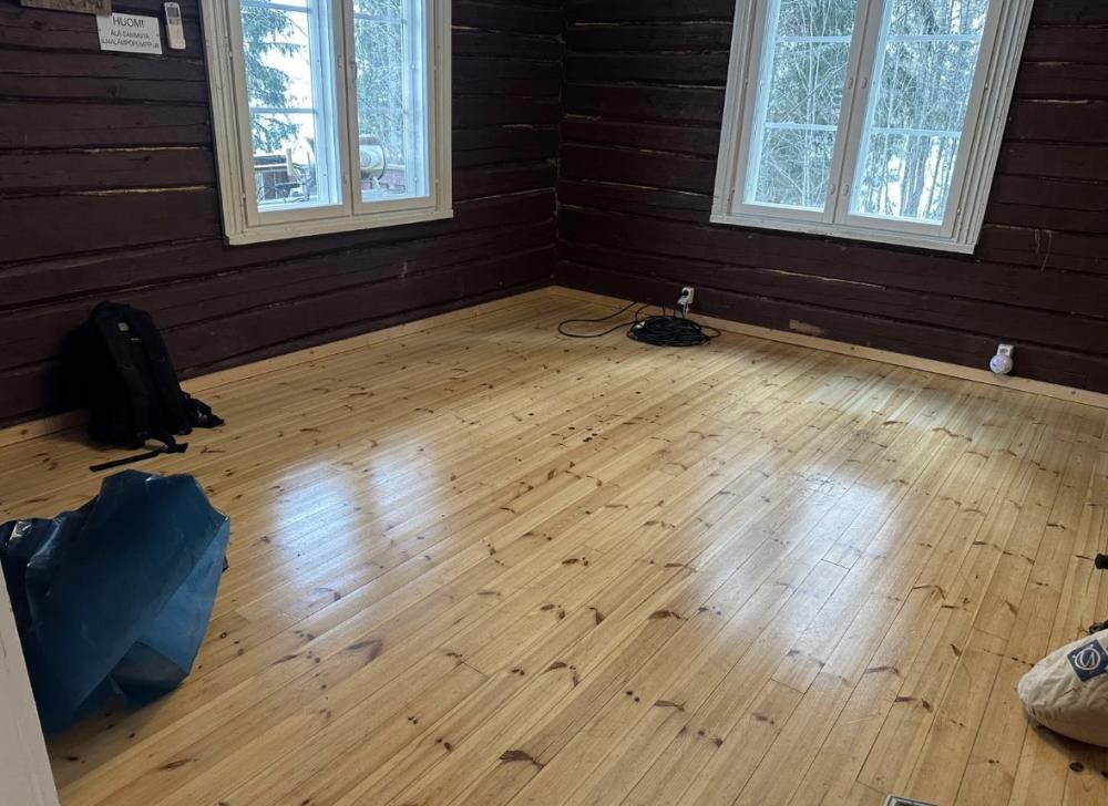 Lautalattian hionta/lakkaus