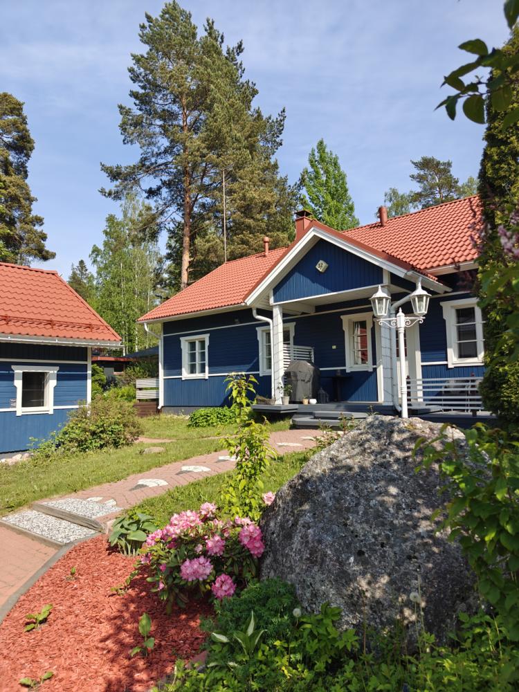 Tiilikaton pesu ja pinnoitus