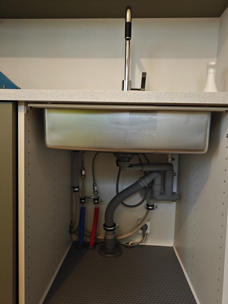 Keittiön hanan asennus