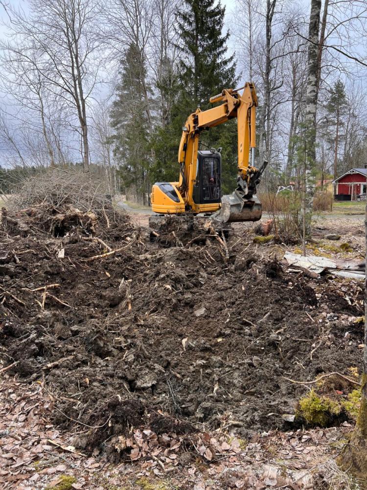 Pihatien pohjan rakentaminen