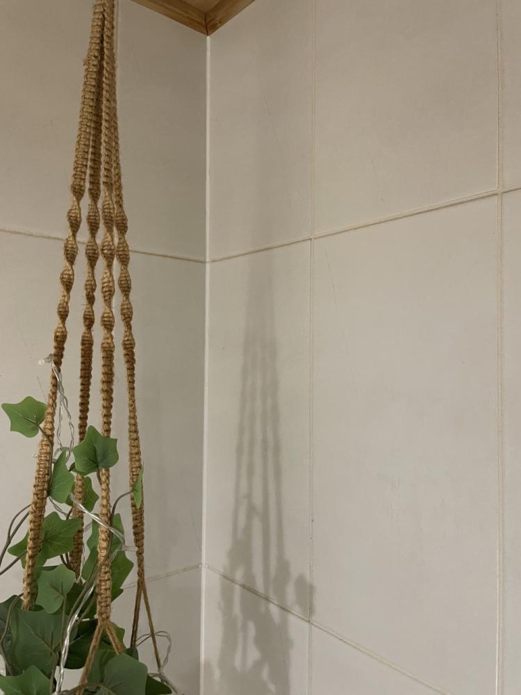 Kylpyhuoneen silikonisaumojen vaihto