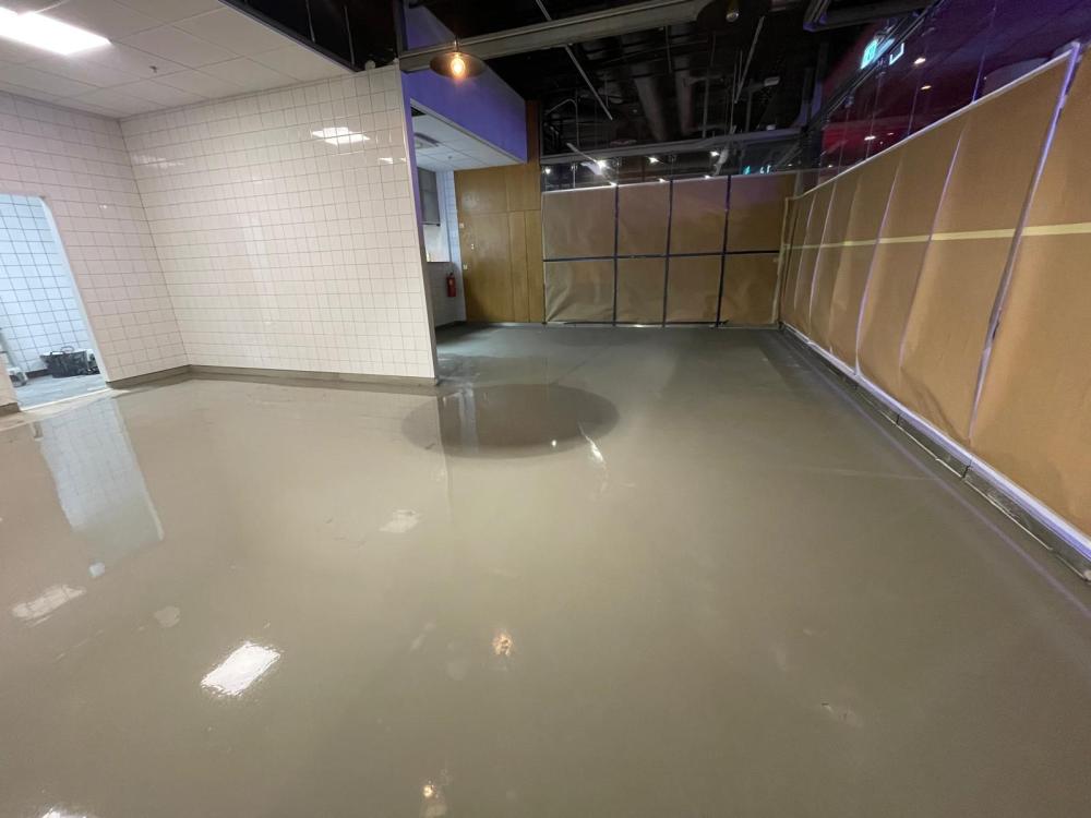 Laatoitus ja maalaustyöt ravintolakohteessa, Kamppi