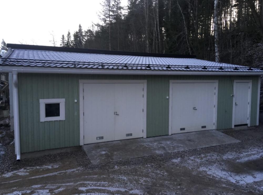 Autotalli- ja varastorakennus