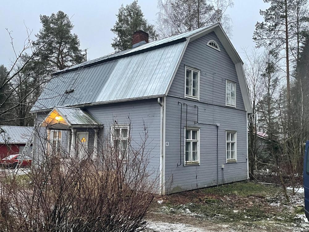 Katon myrskyvauriokorjaus