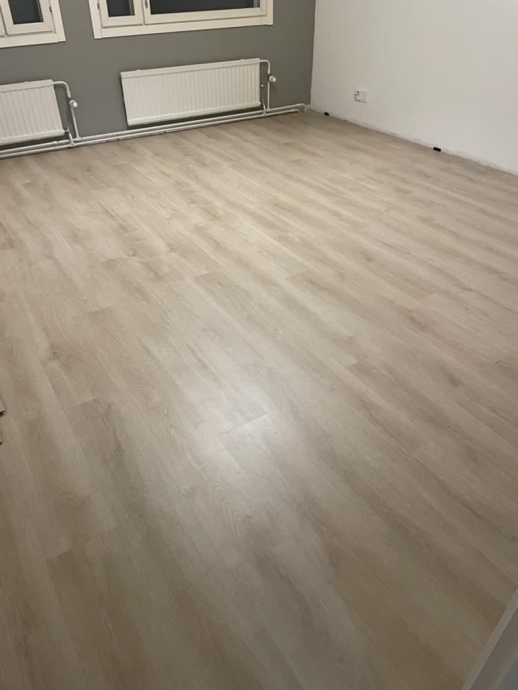 Laminaatin asennus 16m2