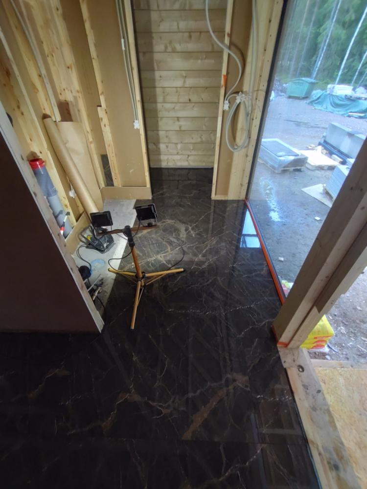 Kylpyhuone,wc,eteinen